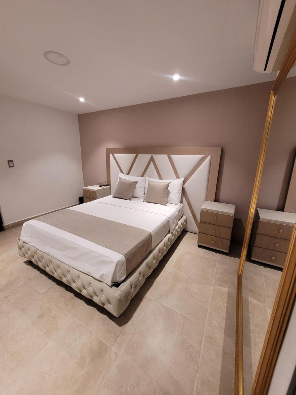 Hotel Med 33 ميديلين المظهر الخارجي الصورة