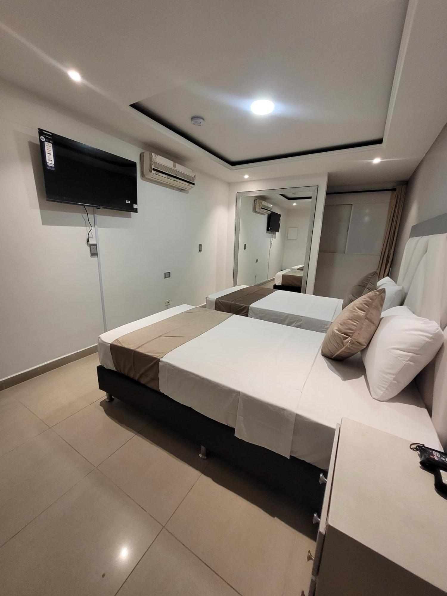 Hotel Med 33 ميديلين المظهر الخارجي الصورة