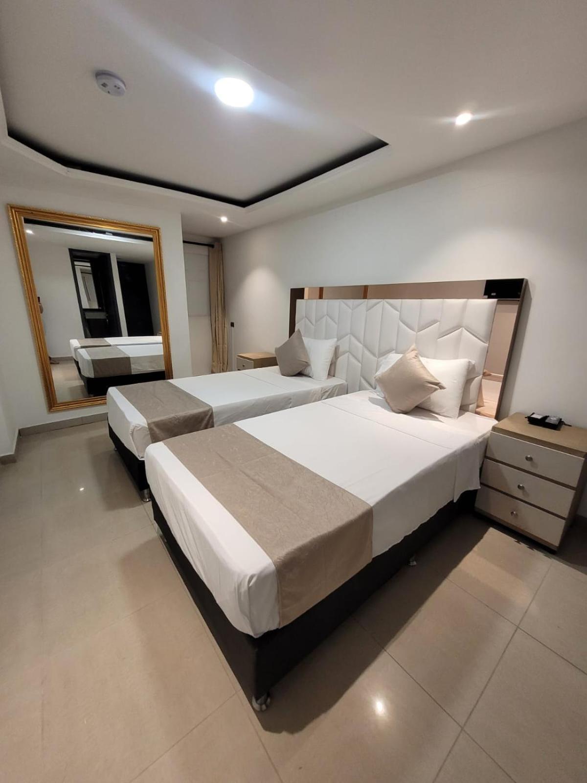 Hotel Med 33 ميديلين المظهر الخارجي الصورة