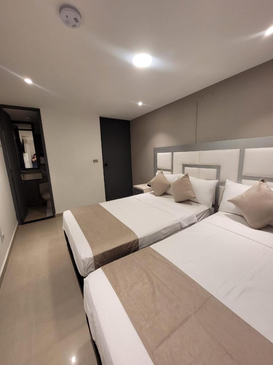 Hotel Med 33 ميديلين المظهر الخارجي الصورة